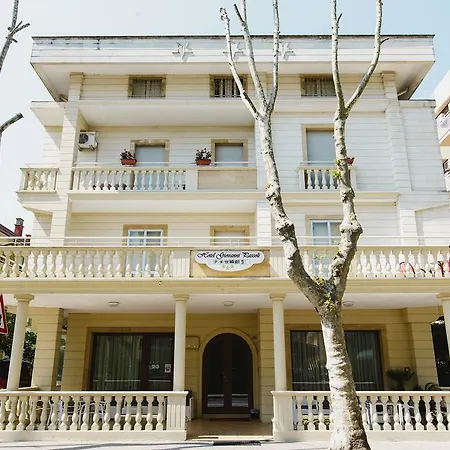 Giovanni Pascoli Hotel