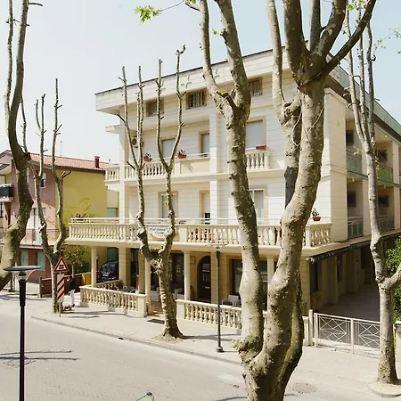 Hotel Giovanni Pascoli 3*